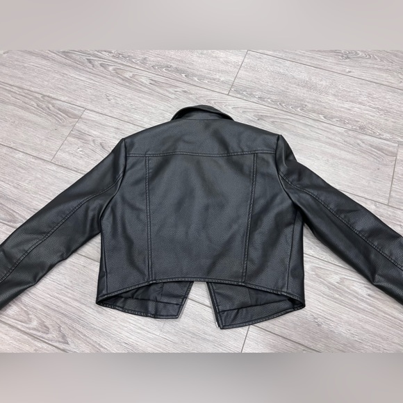 Cropped leather jacket - Picture 4 of 8